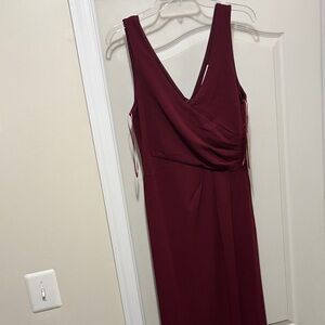 Elegant Burgundy Sleeveless Maxi Dress